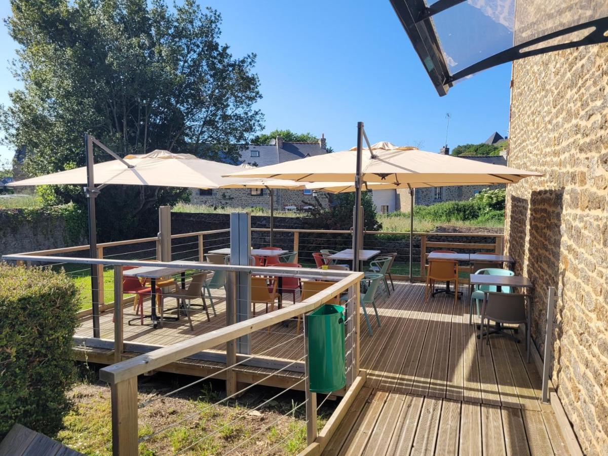 迪纳尔 Le Petit Montmartre酒店 外观 照片